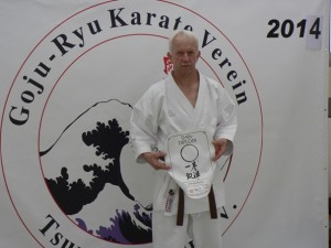 Der erste „hausgemachte“ Schwarzgurt in der Goju-Ryu Karategruppe des Polizeisportverein
